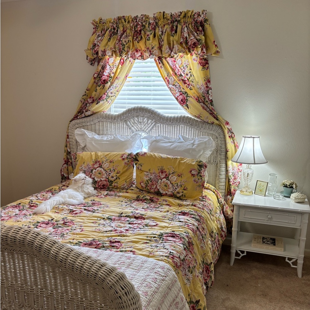 Single Ralph Lauren Brooke curtain panel